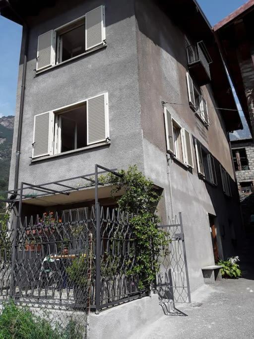 Ferienwohnung Le Jasmin Da Marina Saint-Vincent Exterior foto